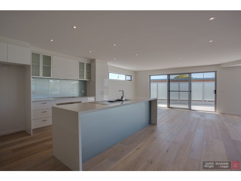 1/4 Osbourne Avenue, Cowes VIC 3922