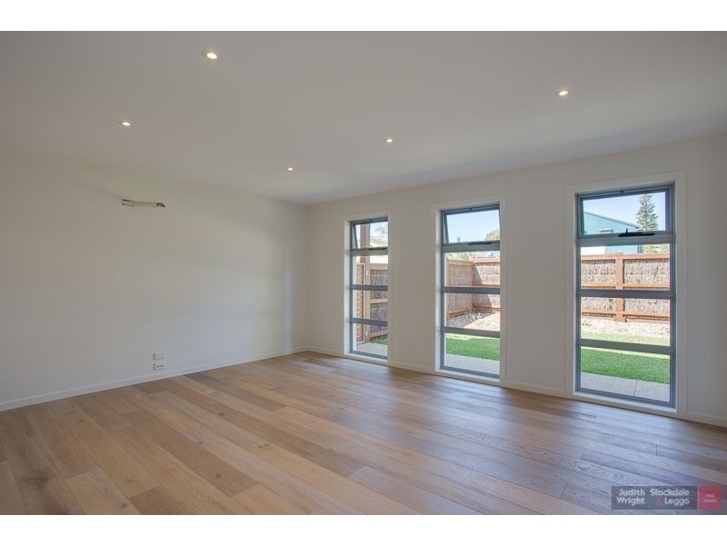 1/4 Osbourne Avenue, Cowes VIC 3922