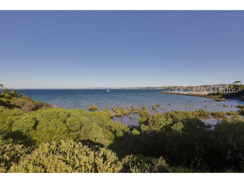 34 Forrest Avenue, Newhaven VIC 3925