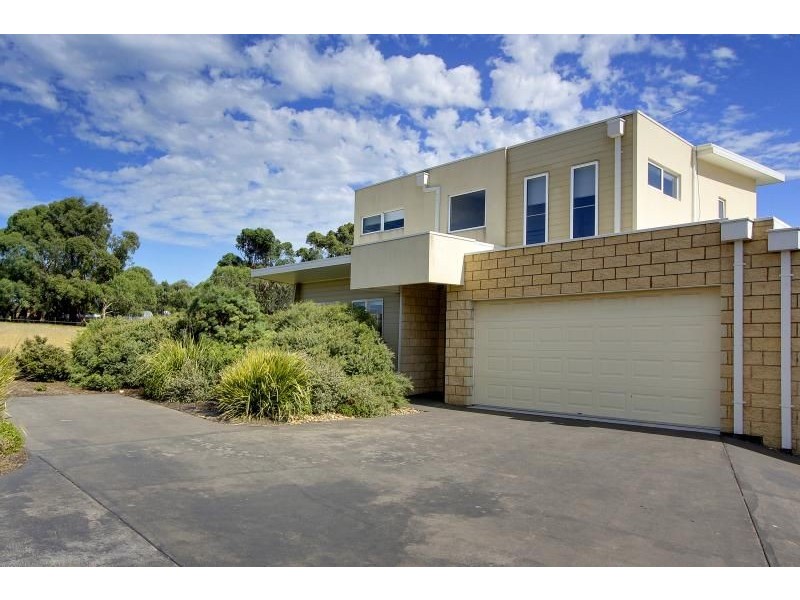 3/2 Kate Court, Cowes VIC 3922
