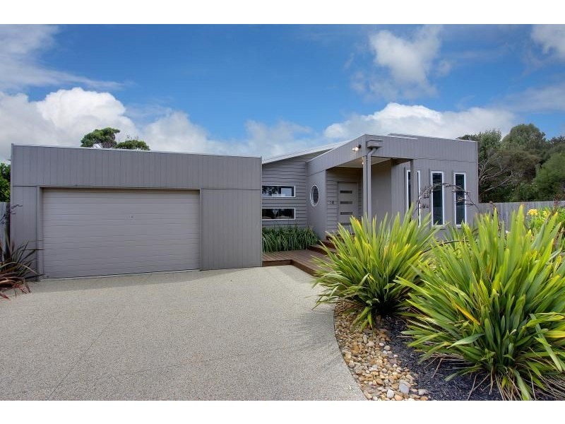14 Gilmore Street, Smiths Beach VIC 3922