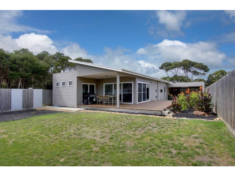 14 Gilmore Street, Smiths Beach VIC 3922