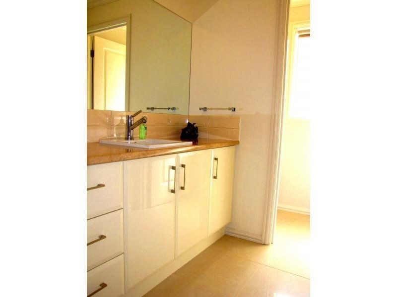 28 Halcyon Avenue, San Remo VIC 3925