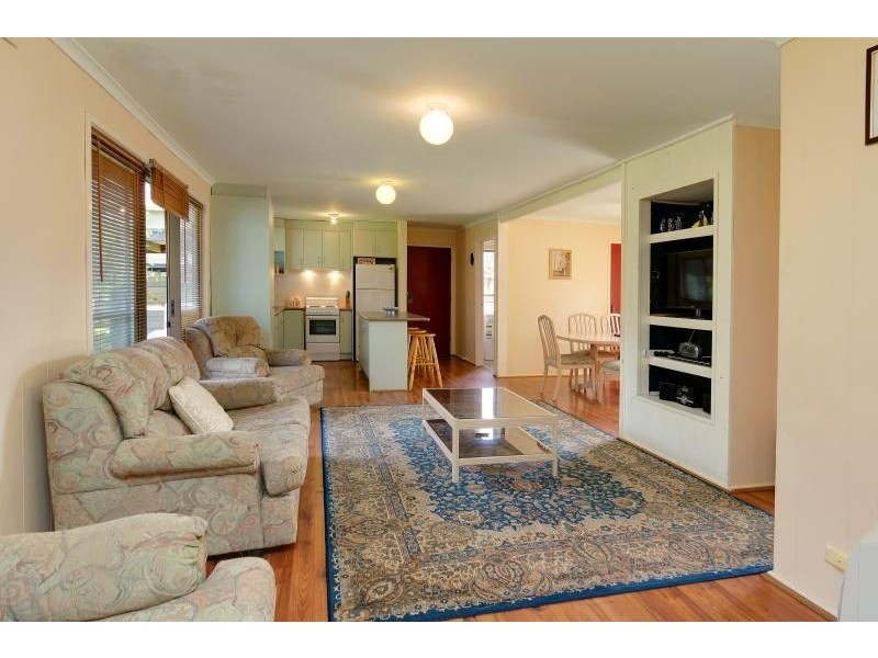 10 Bayview Drive, Cowes VIC 3922