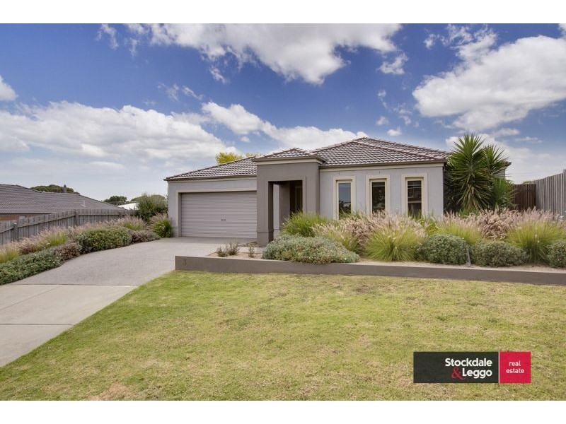 3 Bradley Court, Cowes VIC 3922