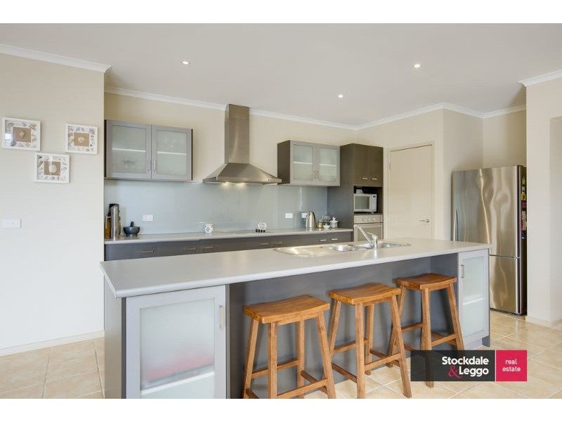 3 Bradley Court, Cowes VIC 3922