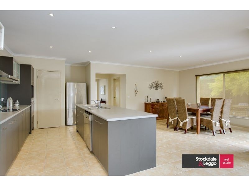 3 Bradley Court, Cowes VIC 3922