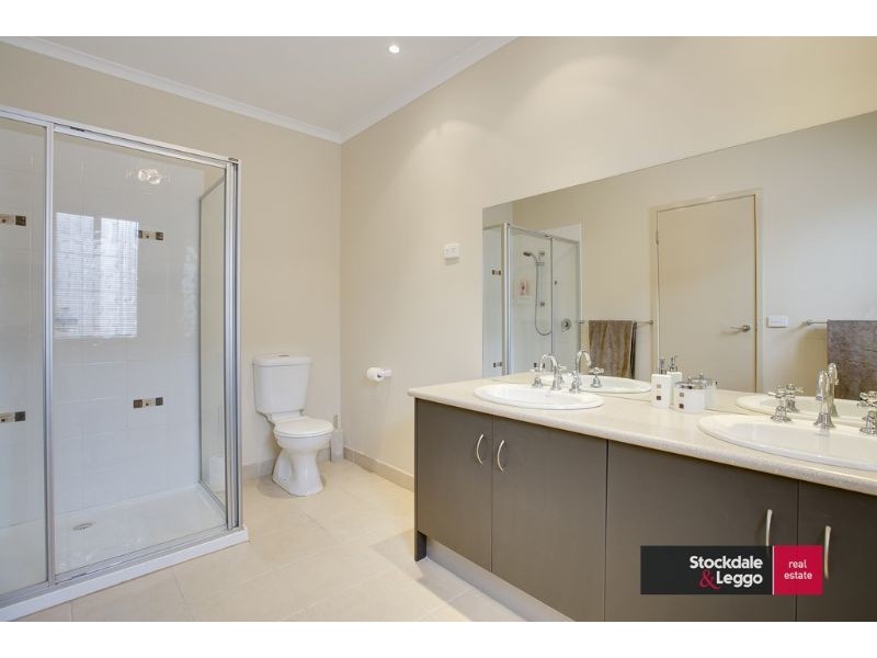3 Bradley Court, Cowes VIC 3922