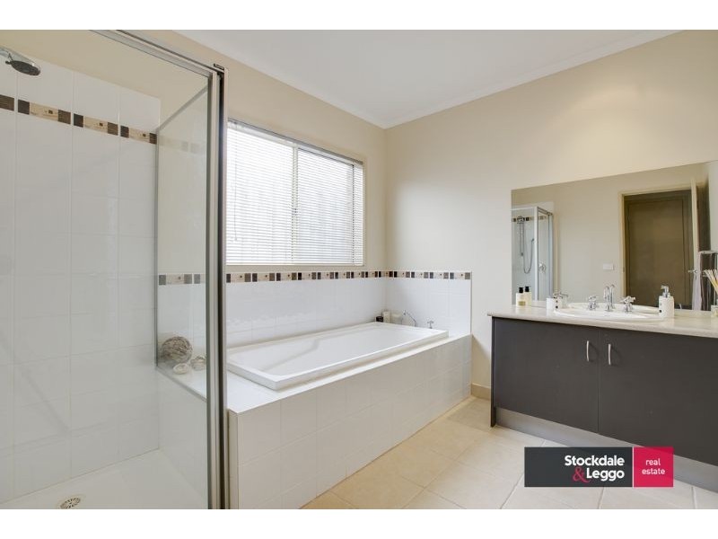 3 Bradley Court, Cowes VIC 3922