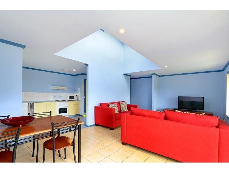 204 Thompson Avenue, Cowes VIC 3922