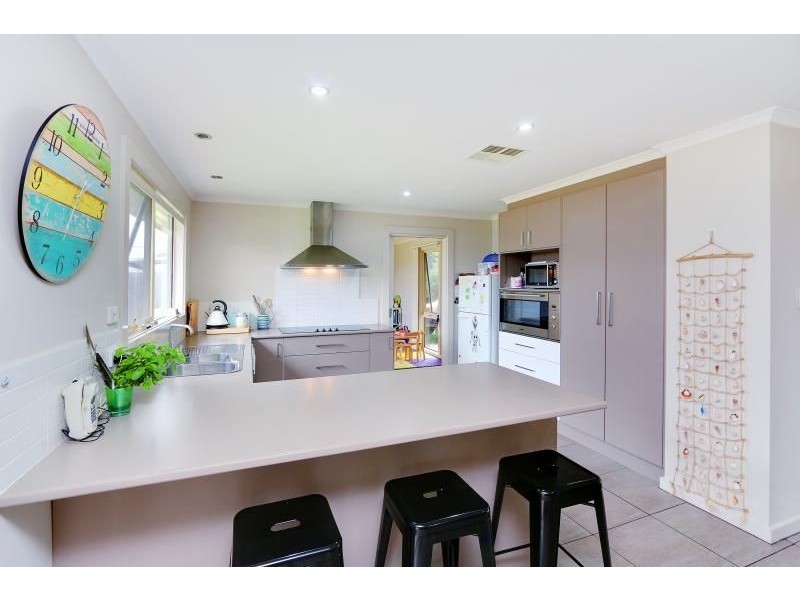 28 Tolley Avenue, Surf Beach VIC 3922
