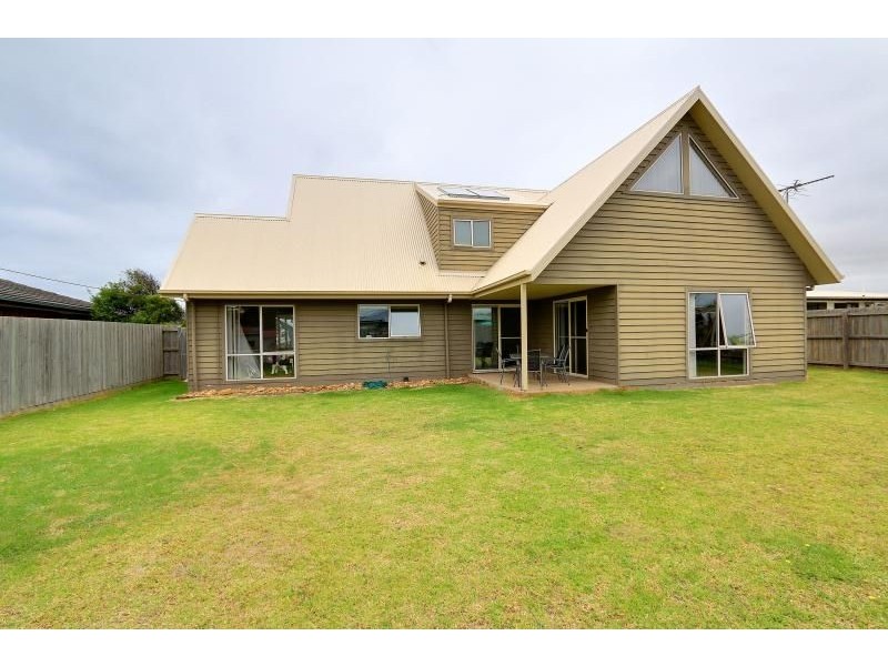 28 Tolley Avenue, Surf Beach VIC 3922