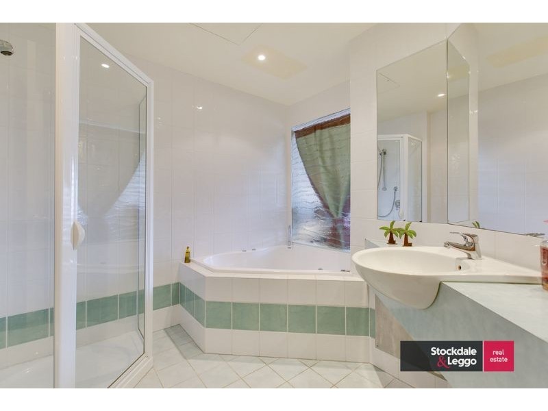 215/1 The Esplanade, Cowes VIC 3922