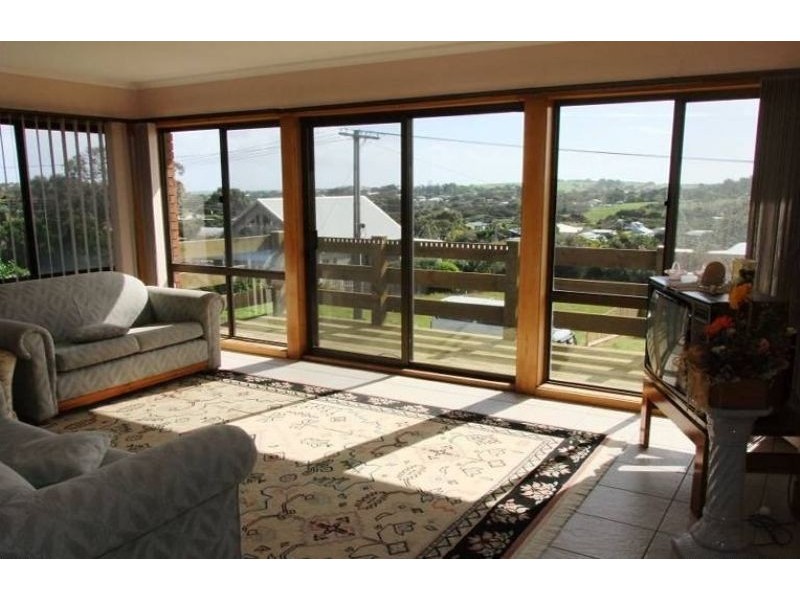 7 Bermagui Crescent, Sunset Strip VIC 3922