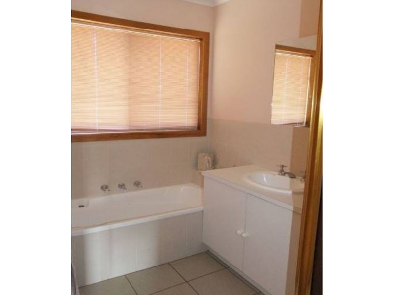 7 Bermagui Crescent, Sunset Strip VIC 3922