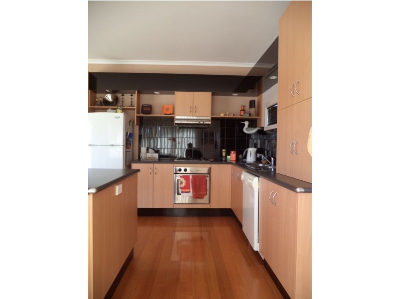 18 Golden Court, Sunset Strip VIC 3922