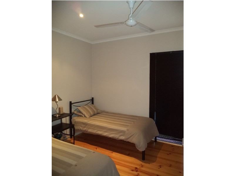 18 Golden Court, Sunset Strip VIC 3922