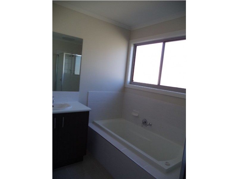 7 Elvington Avenue, Cowes VIC 3922