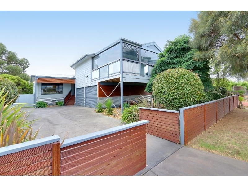 24 Roderick Close, Cowes VIC 3922