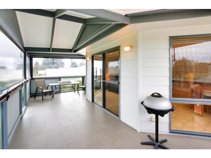 24 Roderick Close, Cowes VIC 3922