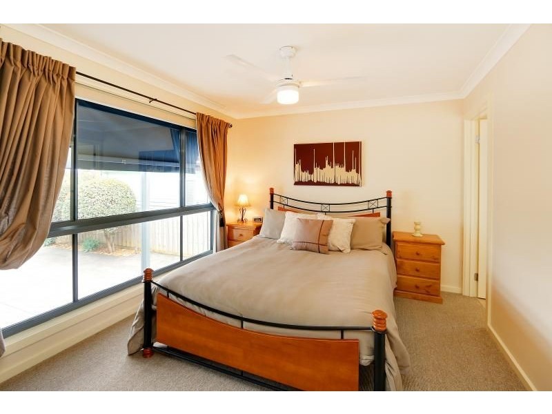 24 Roderick Close, Cowes VIC 3922