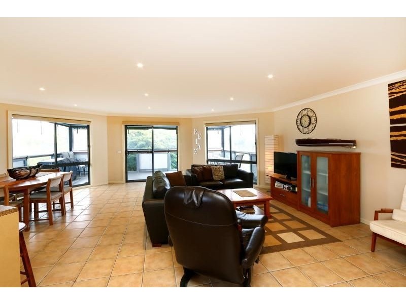 24 Roderick Close, Cowes VIC 3922
