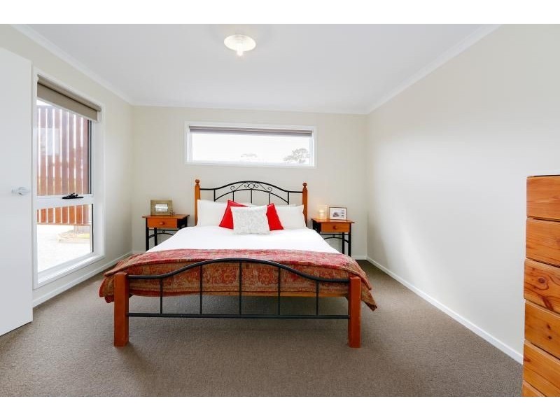 16 Castlecombe Circuit, Cowes VIC 3922