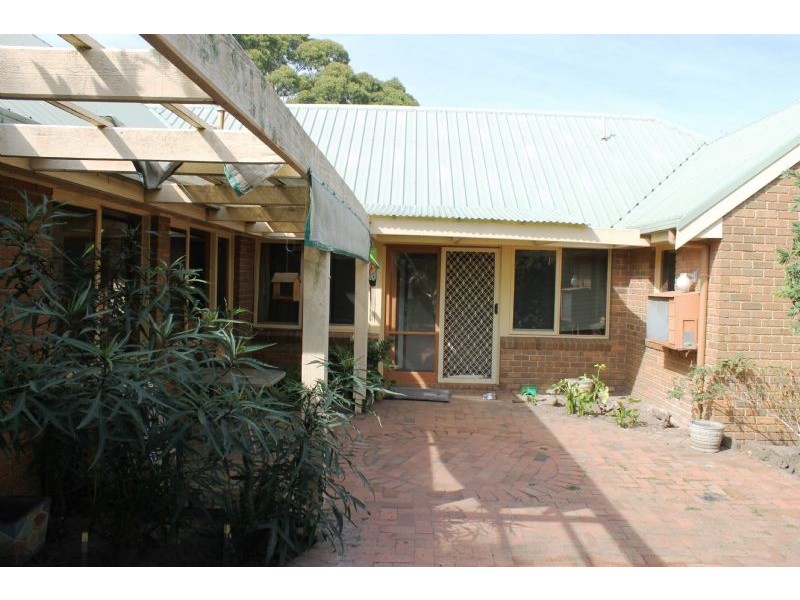 4 Chicory Avenue, Cowes VIC 3922