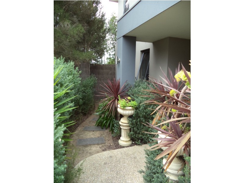 2/177 Thompson Avenue, Cowes VIC 3922