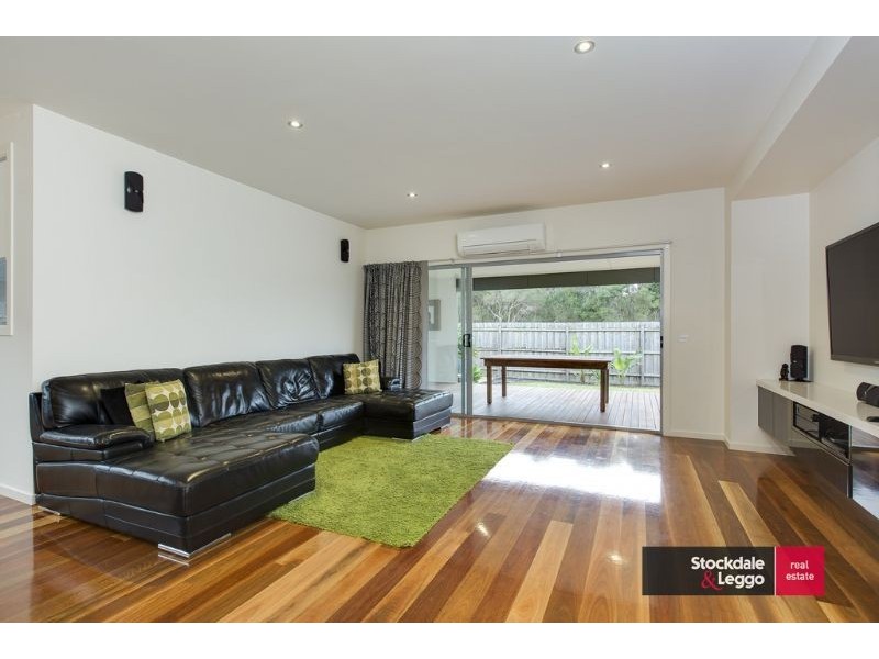 14 Cove Place, Cowes VIC 3922