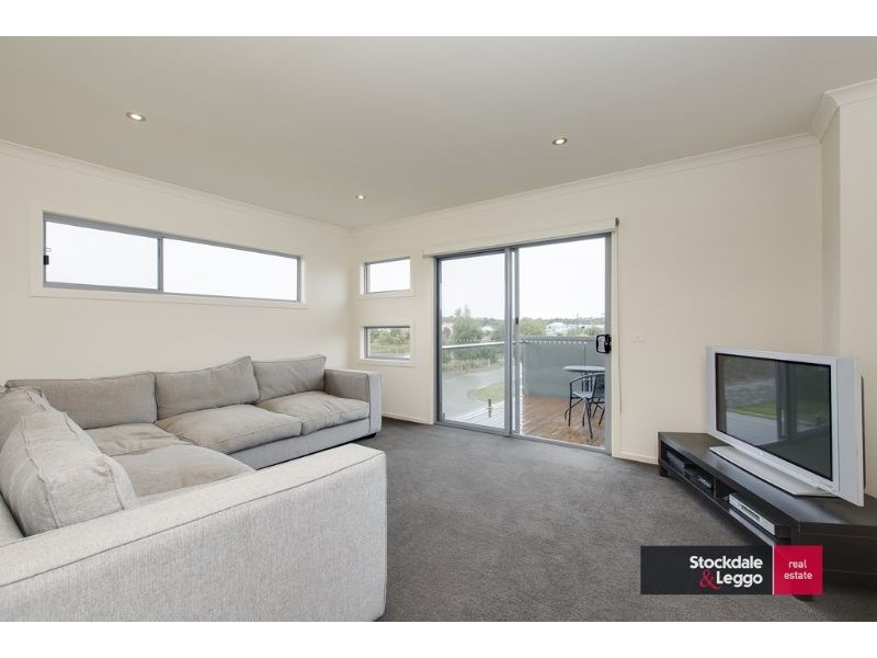 14 Cove Place, Cowes VIC 3922