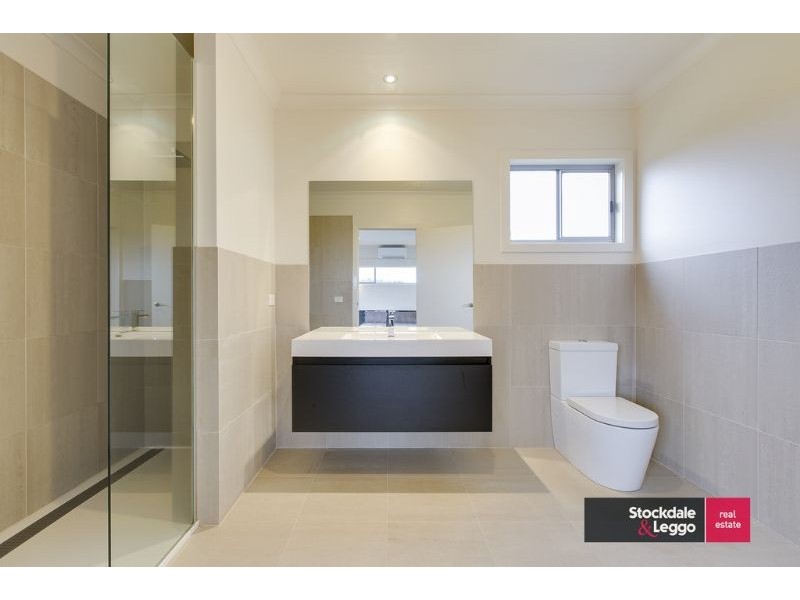 14 Cove Place, Cowes VIC 3922