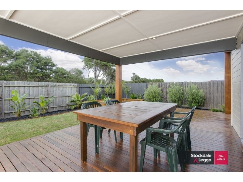 14 Cove Place, Cowes VIC 3922