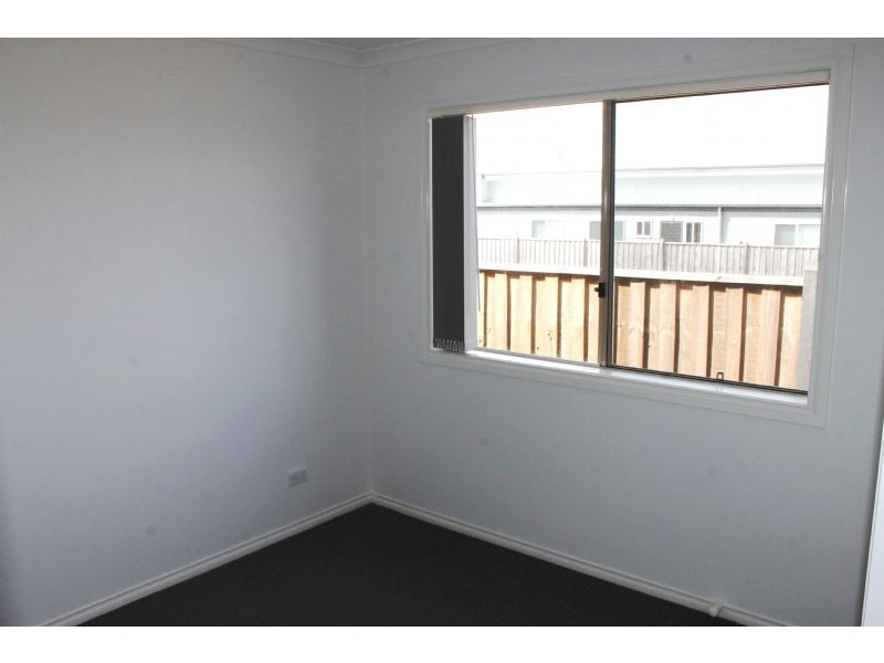 16 Rosella Grove, Cowes VIC 3922