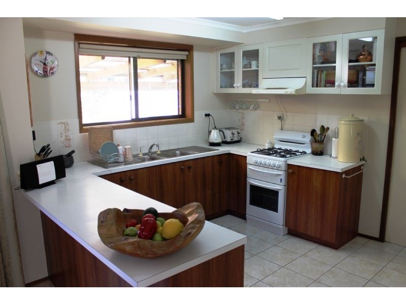 11 Caroline Avenue, Cowes VIC 3922