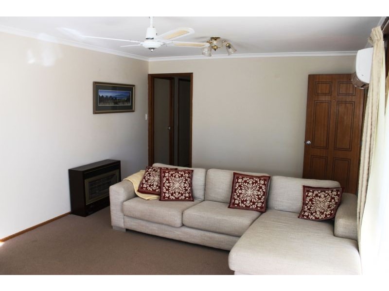 11 Caroline Avenue, Cowes VIC 3922
