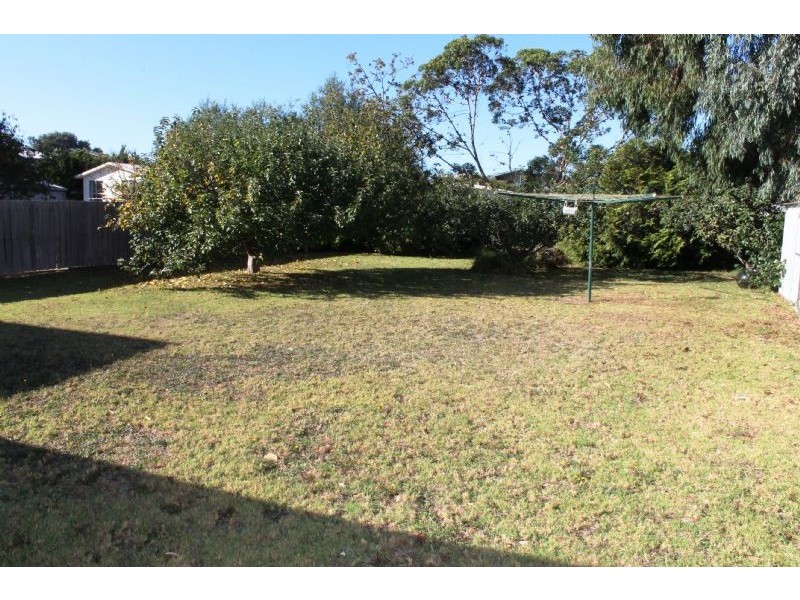 11 Caroline Avenue, Cowes VIC 3922