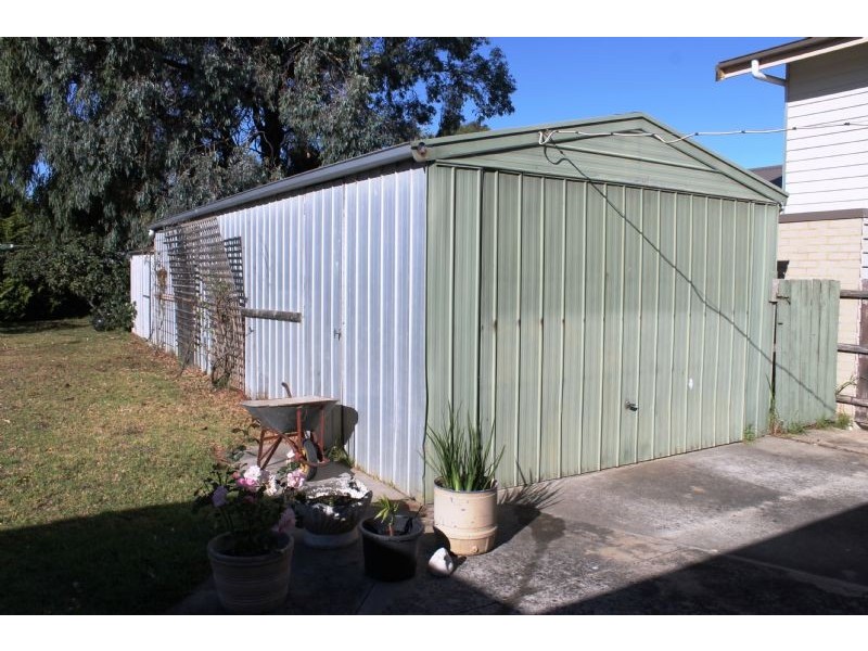 11 Caroline Avenue, Cowes VIC 3922