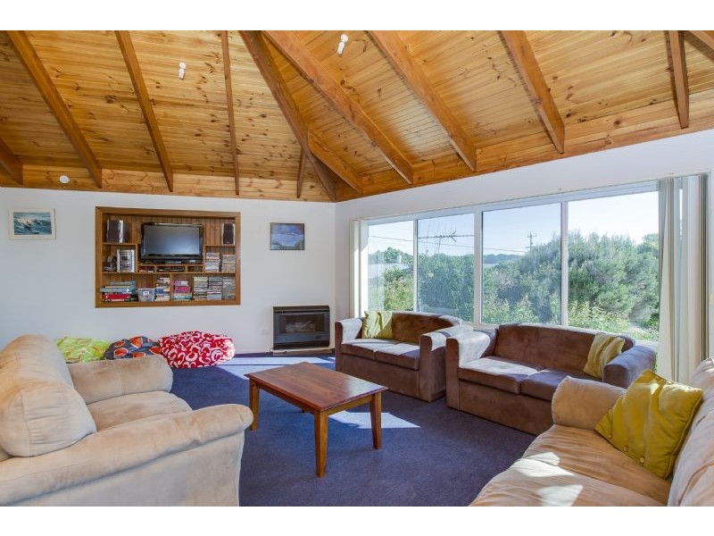 2/1 Bayview Avenue, Surf Beach VIC 3922