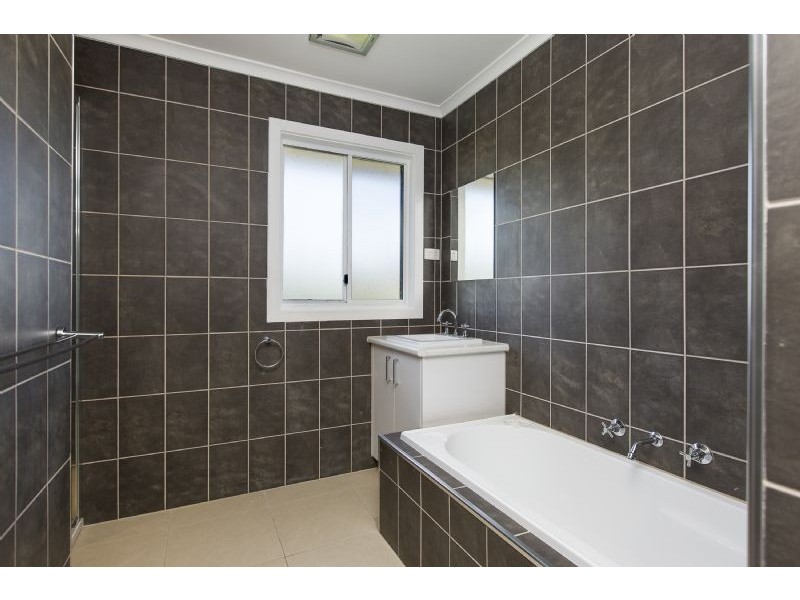 2/1 Bayview Avenue, Surf Beach VIC 3922