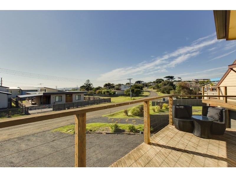 2/1 Bayview Avenue, Surf Beach VIC 3922