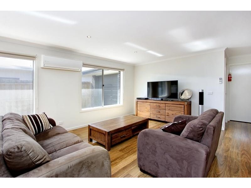 26 Shoalhaven Road, Cowes VIC 3922