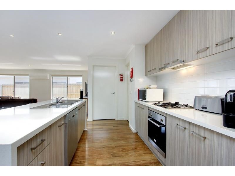 26 Shoalhaven Road, Cowes VIC 3922