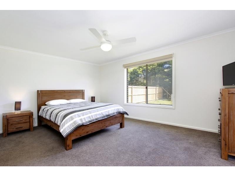 26 Shoalhaven Road, Cowes VIC 3922