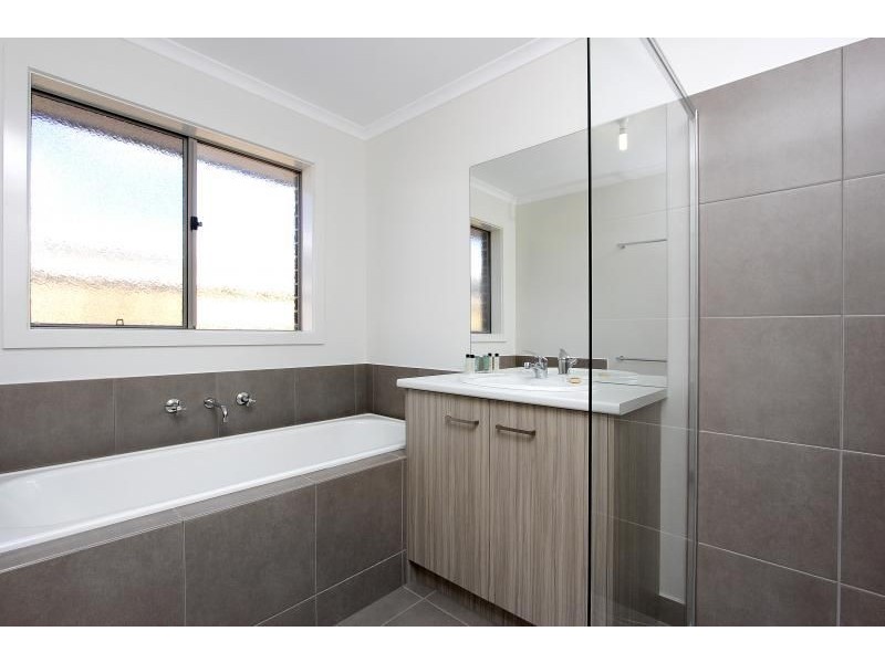 26 Shoalhaven Road, Cowes VIC 3922