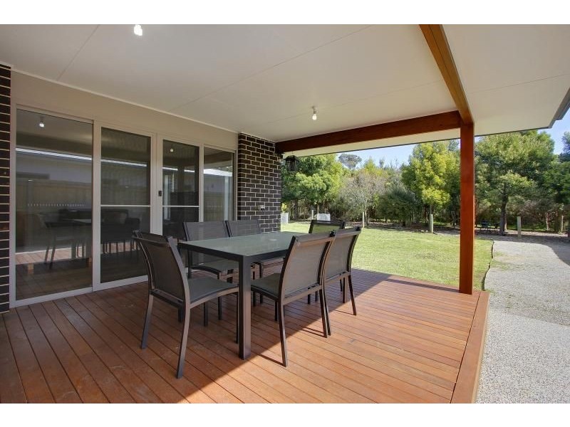 26 Shoalhaven Road, Cowes VIC 3922
