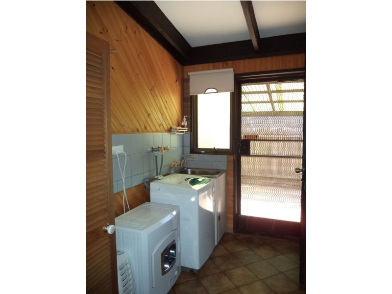 11 Endeavour Court, Cowes VIC 3922