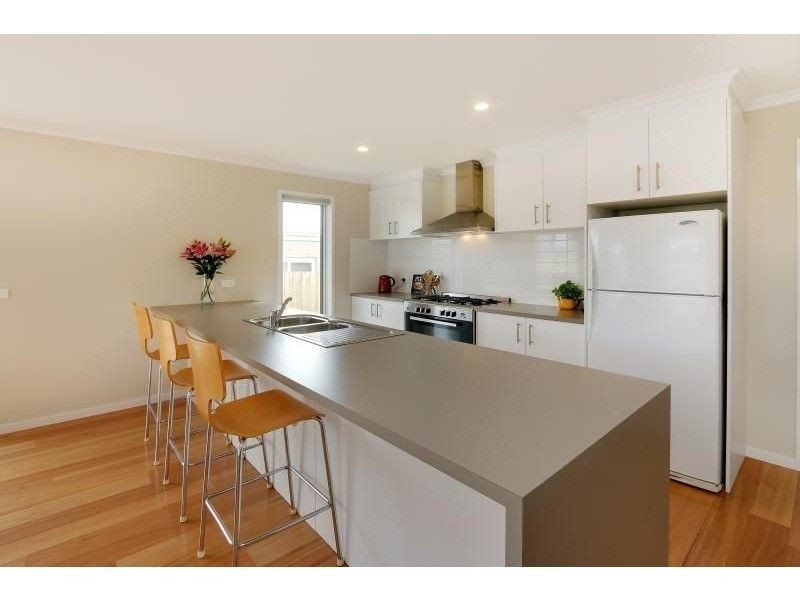 16 Castlecombe Circuit, Cowes VIC 3922