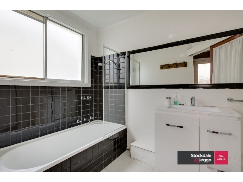 26 Stradbroke Avenue, Surf Beach VIC 3922