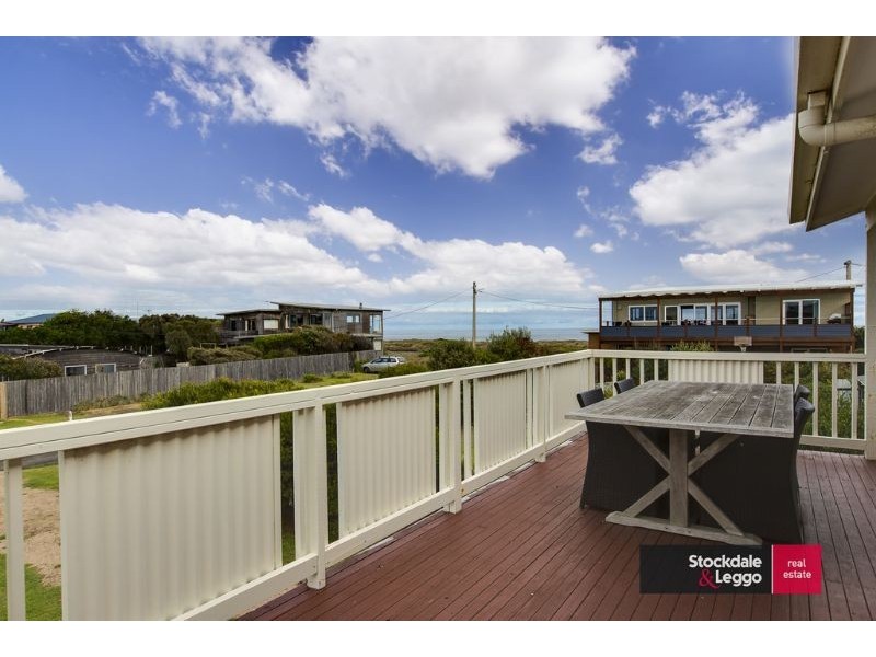 26 Stradbroke Avenue, Surf Beach VIC 3922